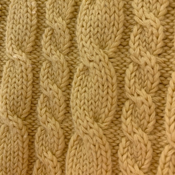 Gap yellow cable knit sweater.  cotton /slight stretch size L  TTS - Picture 3 of 3